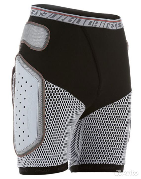 Защитные шорты Dainese. . Пластмассовая защита на копчике и бедрах. . Отл Защитные шорты Dainese. . Пластмассовая защита на копчике и бедрах. . Отл