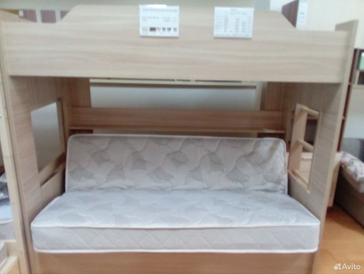 двухъярусная кровать с диваном из массива дерева