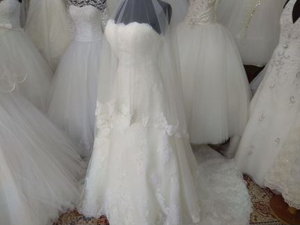 Свадебный салон. Платье