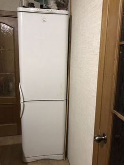 Холодильник Indesit 193 см