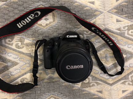 Фотоаппарат Canon EOS 550D + объектив EFS 18-135