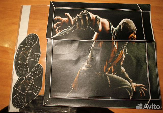 Виниловая наклейка на PS4