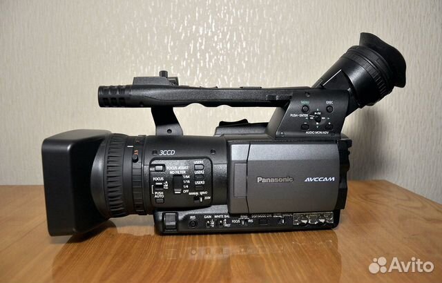 Продам видеокамеру Panasonic AG-HMC154EN