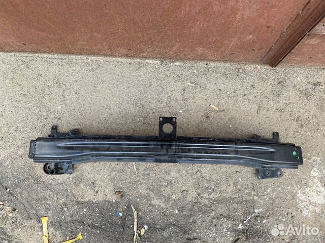 Усилитель переднего бампера Volkswagen Golf 5