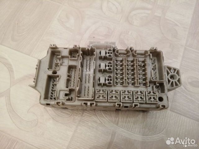 Блок предохранителей салона Mitsubishi Airtrek