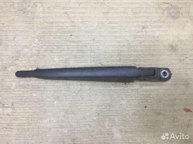 Поводок стеклоочистителя заднего Sandero 14-21