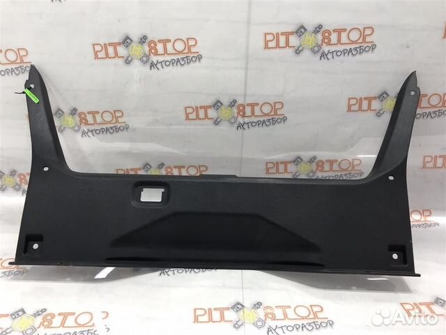 Накладка петли багажника Nissan Fuga (Y50) 2004