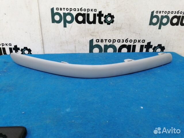 Молдинг переднего бампера правый 52712-05901