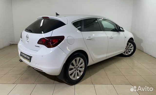 Opel Astra `2010