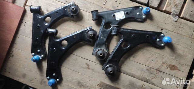 Рычаг передней подвески лопух Opel Corsa