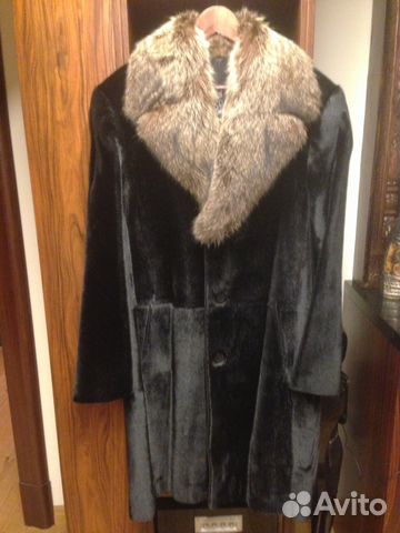 Шуба из нерпы с енотом Шуба из нерпы с енотом