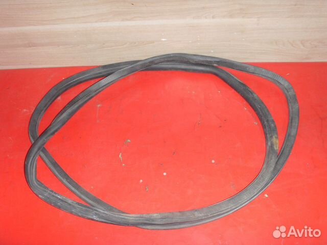 Уплотнитель двери 1Z5867367 Skoda Octavia (A5)