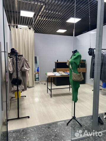 Магазин женской одежды (шоу-рум)