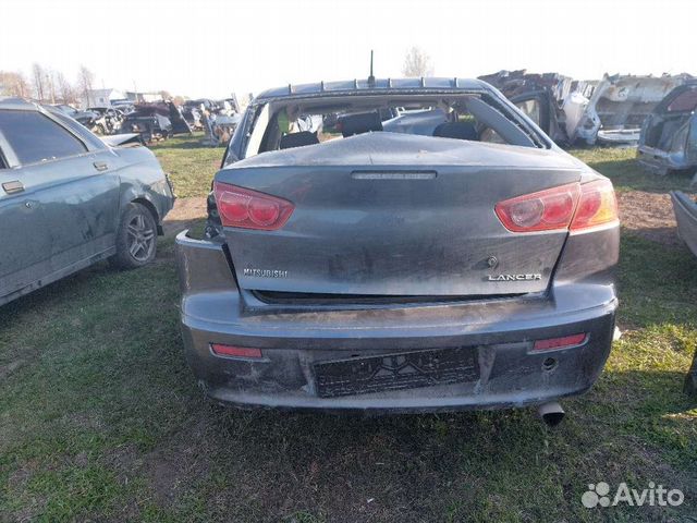 Mitsubishi Lancer 10 2.0 частями