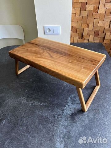 Сервировочный столик из массива дерева