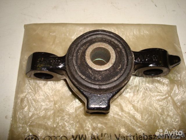 Опора Audi Audi 100/200/V8 Avant quattro Опора Audi Audi 100/200/V8 Avant quattro
