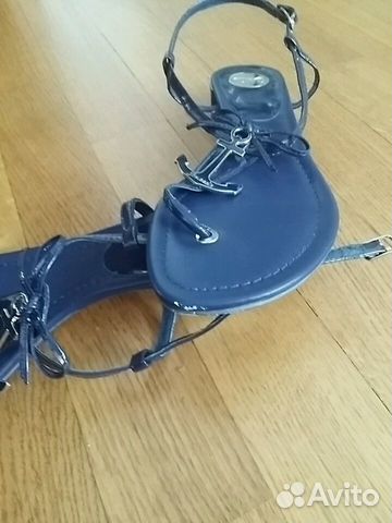 Босоножки новые синие на низком каблуке