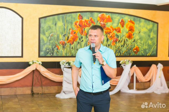 Ведущий праздников с диджеем и музыкой