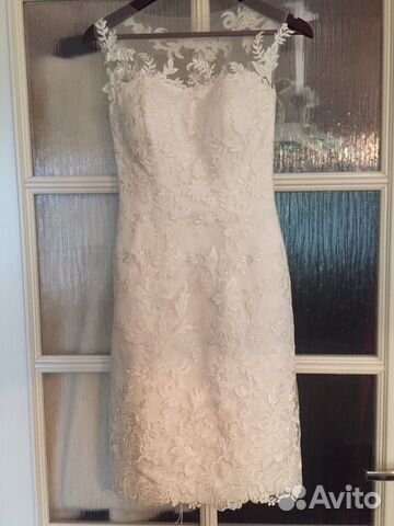 Свадебное платье с отстегивающимся шлейфом Свадебное платье с отстегивающимся шлейфом