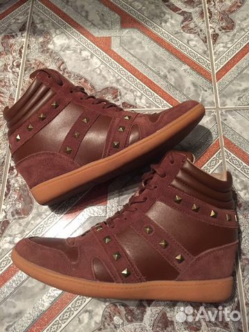 Сникерсы новые, 38р, стиль Valentino Сникерсы новые, 38р, стиль Valentino