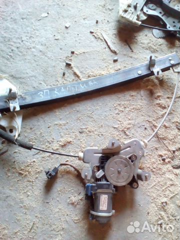 Задний правый стеклоподъёмник Шевроле Каптива