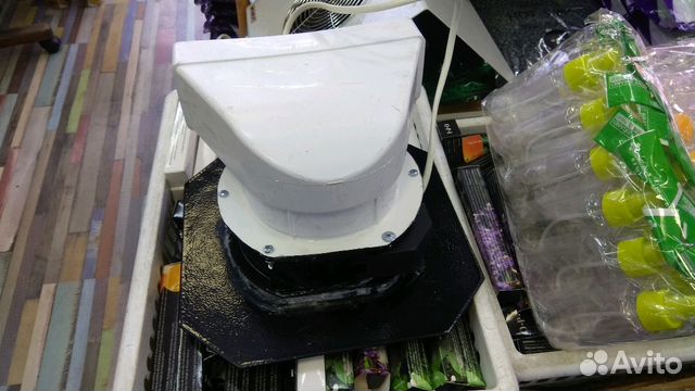 Встраиваемая вытяжка для маникюрного стола 60W чер Встраиваемая вытяжка для маникюрного стола 60W чер