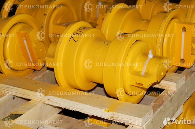 Каток однобортный Komatsu D65E-12 14X-30-00080