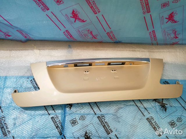 Lexus LS 460 накладка багажника 7680150040 Lexus LS 460 накладка багажника 7680150040