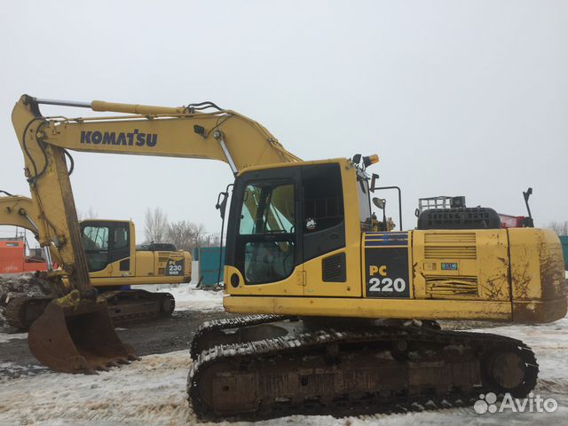 Экскаватор Komatsu 220 в аренду Экскаватор Komatsu 220 в аренду