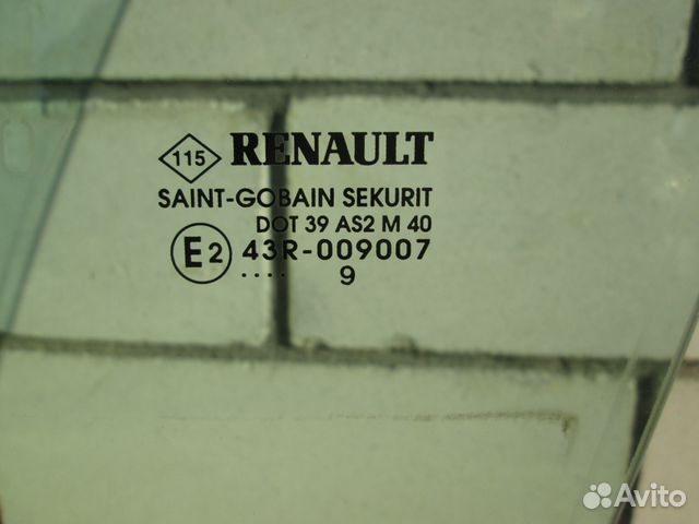 Стекло Renault Clio 2009 год