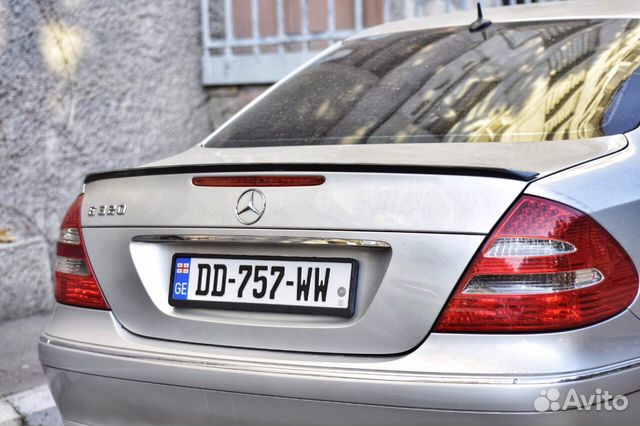 Спойлер на багажник и заднее стекло Mercedes W211