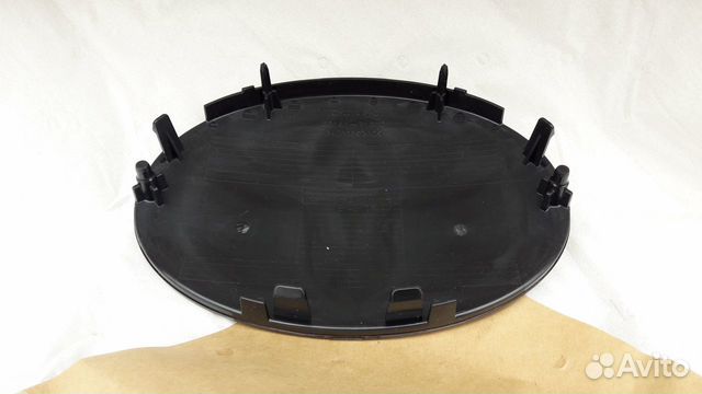 Эмблема Toyota Land Cruiser 200 2015-2020 новая Эмблема Toyota Land Cruiser 200 2015-2020 новая