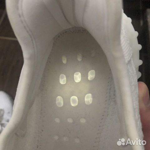 Adidas Yeezy 350 v2 Triple White Adidas Yeezy 350 v2 Triple White