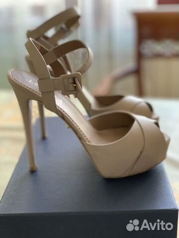 Босоножки Lesilla