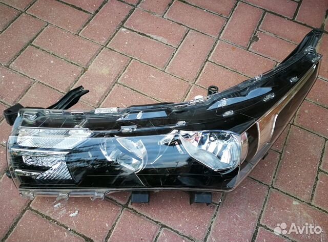 Toyota Corolla 180 левая фара 2013