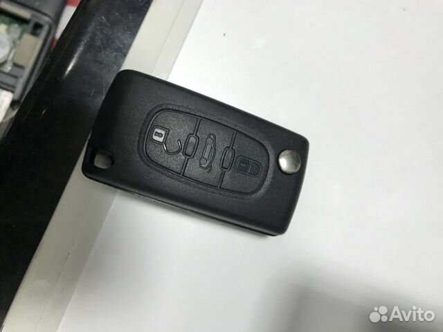 Ключ зажигания Peugeot 407 выкидной три кнопки Ключ зажигания Peugeot 407 выкидной три кнопки