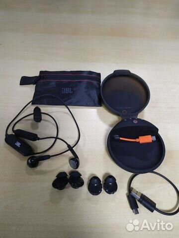 Беспроводные наушники JBL Беспроводные наушники JBL