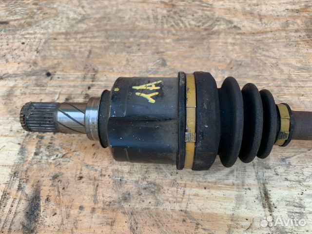 Приводной вал левый Mitsubishi Lancer 10 2.0 4B11 Приводной вал левый Mitsubishi Lancer 10 2.0 4B11