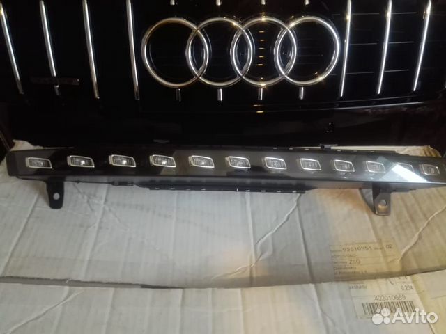 Audi Q7 4L поворотник правый 12 диодов