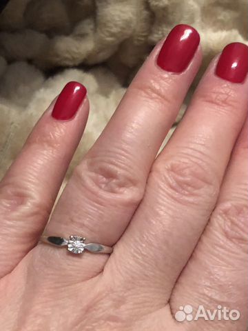 Золотое кольцо с бриллиантом Золотое кольцо с бриллиантом