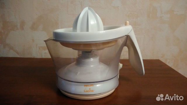 Соковыжималка Philips HR2744