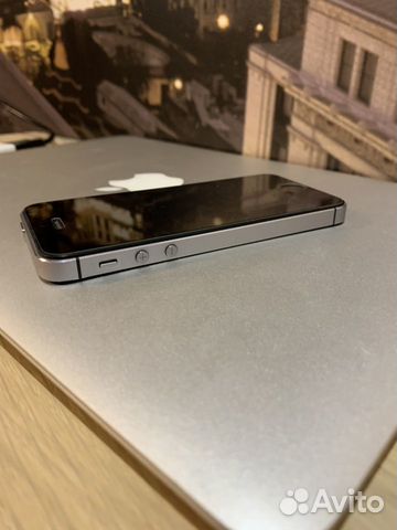 Телефон iPhone 5s Телефон iPhone 5s