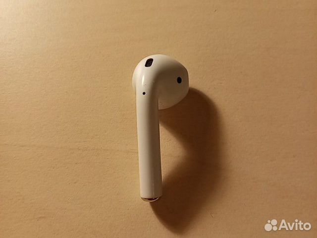 Правый наушник airpods оригинальный 2 поколения Правый наушник airpods оригинальный 2 поколения
