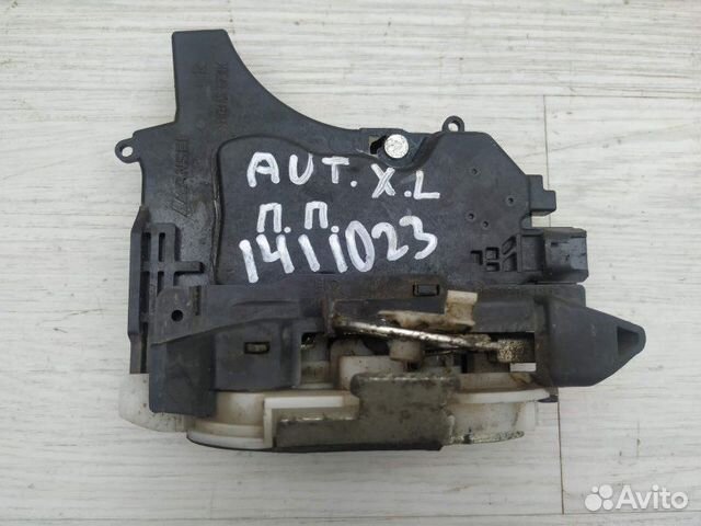 Замок передний правый 5715A326 Mitsubishi Outlande