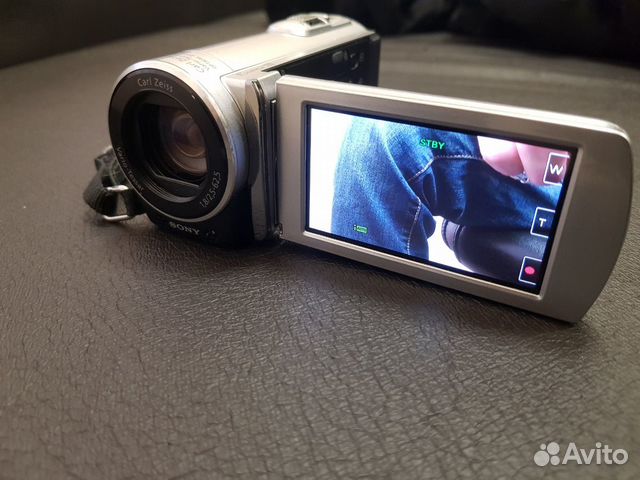 Видеокамера Sony DCR-SX83E Видеокамера Sony DCR-SX83E