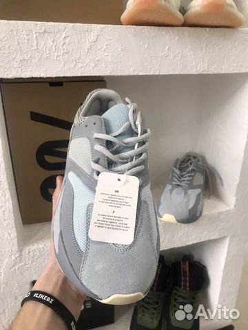 Adidas Yeezy Boost 700 серые Adidas Yeezy Boost 700 серые