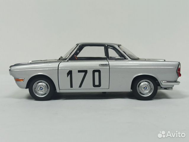 Bmw 700 Autoart 1:18