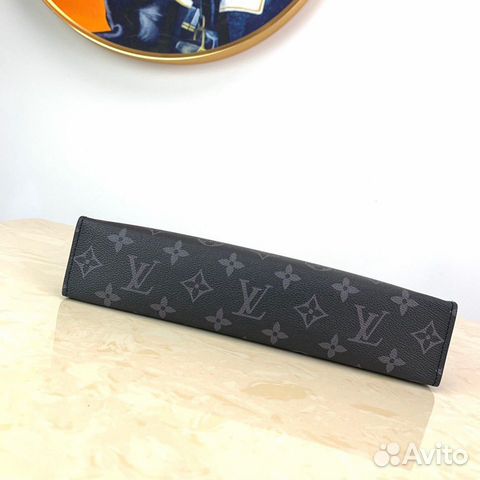 Клатч Louis Vuitton Pochette Voyage M61692 серый Клатч Louis Vuitton Pochette Voyage M61692 серый