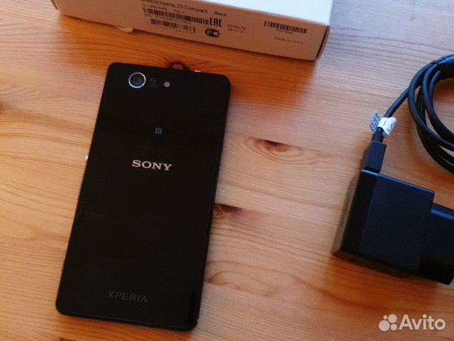 Телефон Sony Xperia Z3 Compact Телефон Sony Xperia Z3 Compact