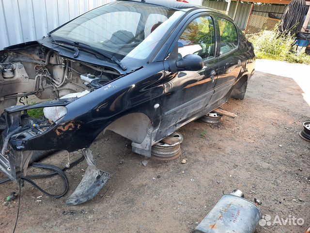 Боковина левая пежо 206 Peugeot 206 седан